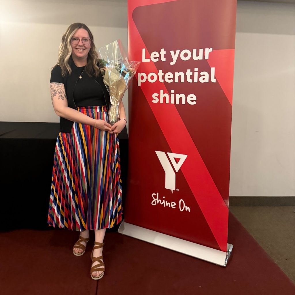 amanda with her award